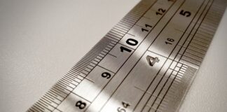 Jak wstawić plik jpg do autocada?